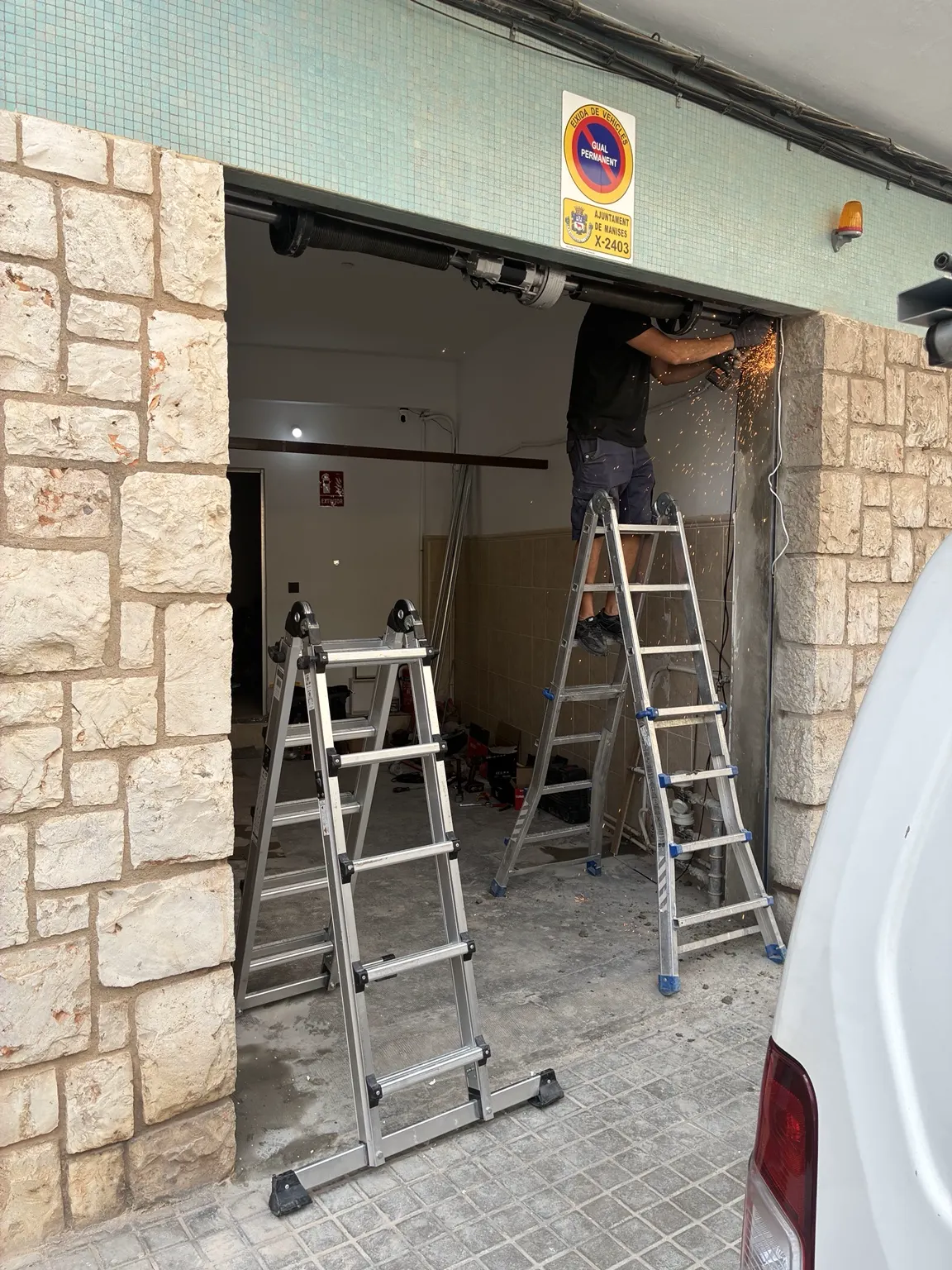 Preparación del hueco y montaje del nuevo conjunto. Manises